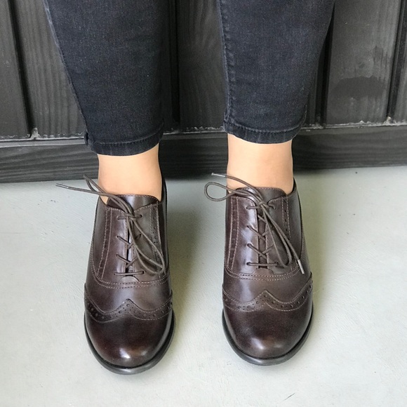 NIB Distressed Broguing Lace Up Leather Oxford - Picture 2 of 4